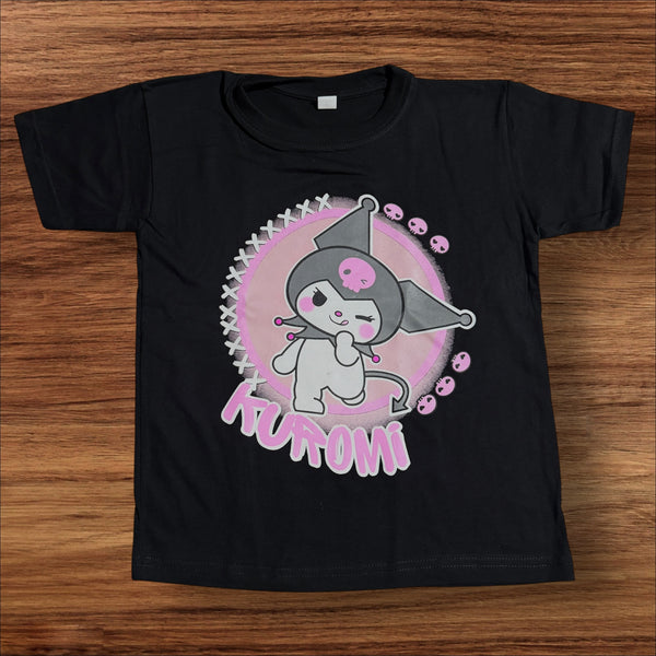 CAMISETA KUROMI CIRCULO INFANTIL UNISEX)