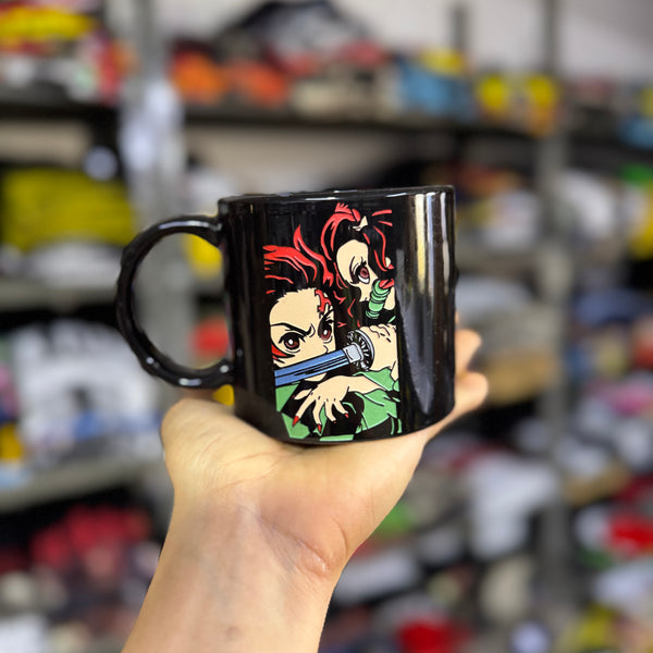 MUG TALLADO TANJIRO Y NEZUKO