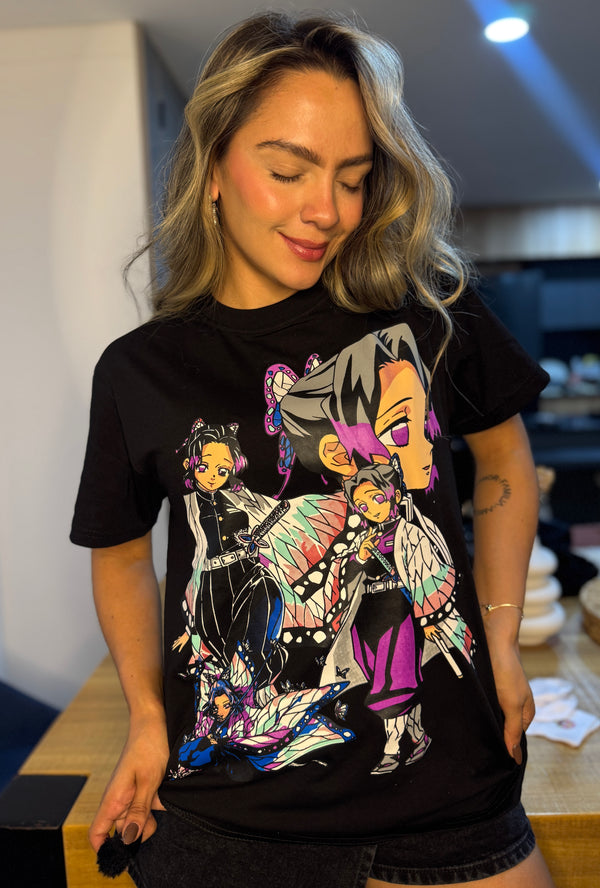 Camiseta Shinobu poses