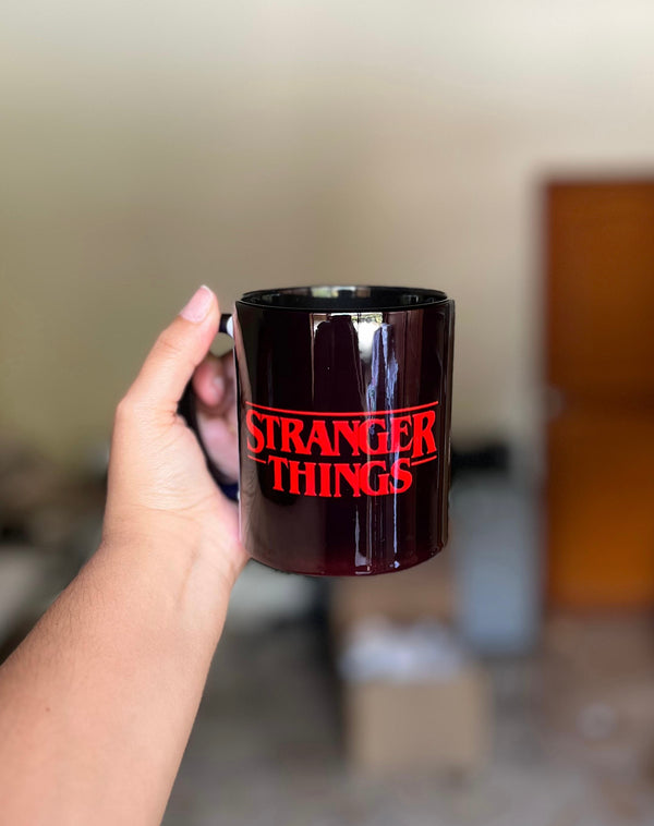 MUG STRANGER THINGS NEGRO