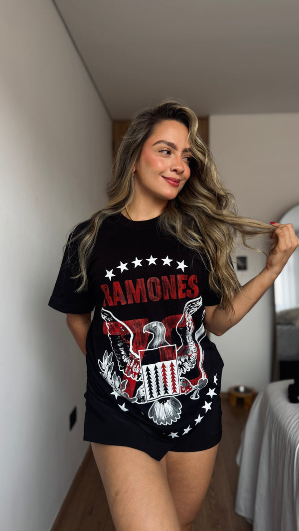 Camiseta Ramones letras rojas (unisex)